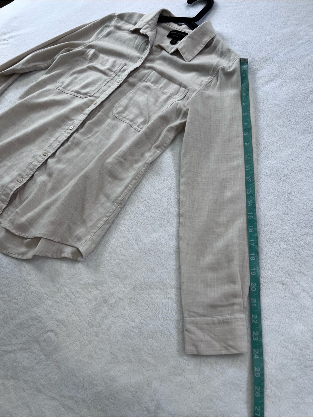 Banana Republic Cream Button-Front Shirt . - Picture 5 of 8